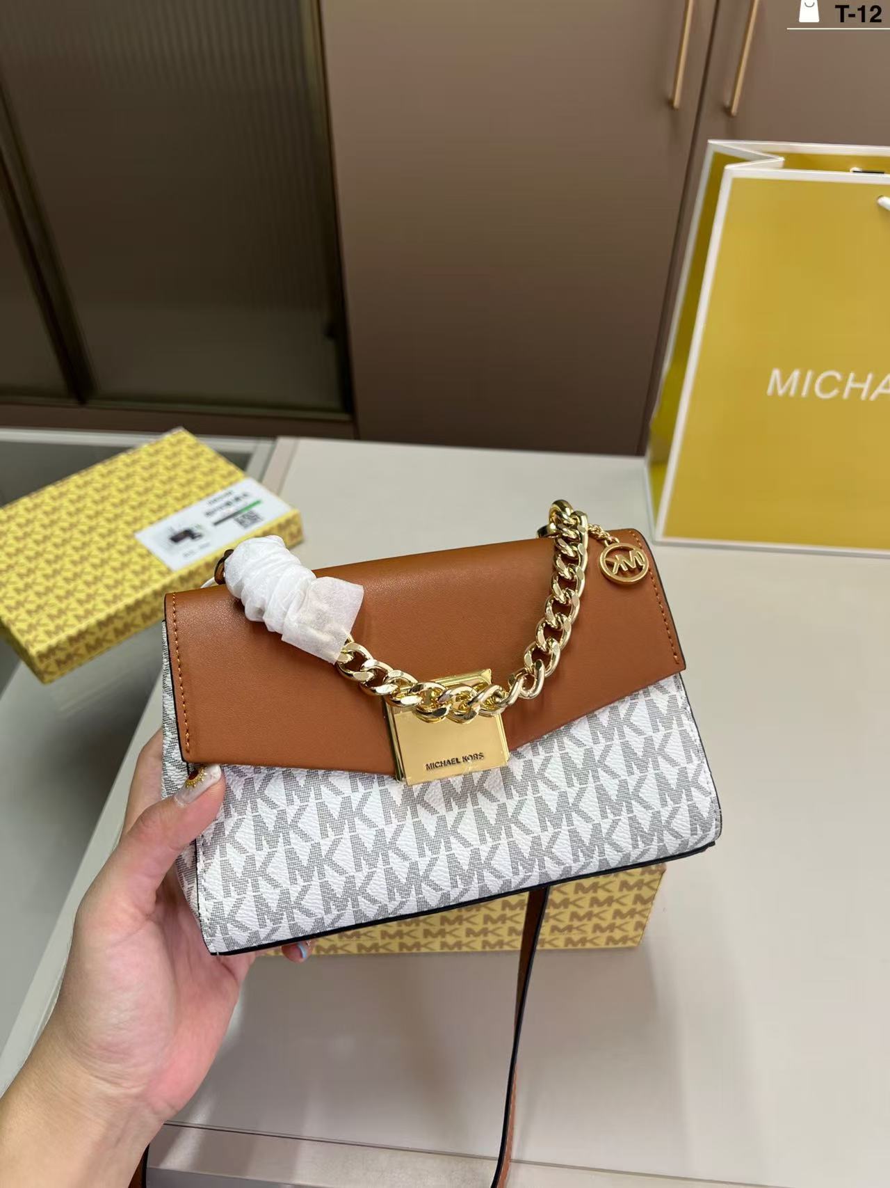Luxury Bags Michael Kors - Tas selempang wanita Michael Kors desain