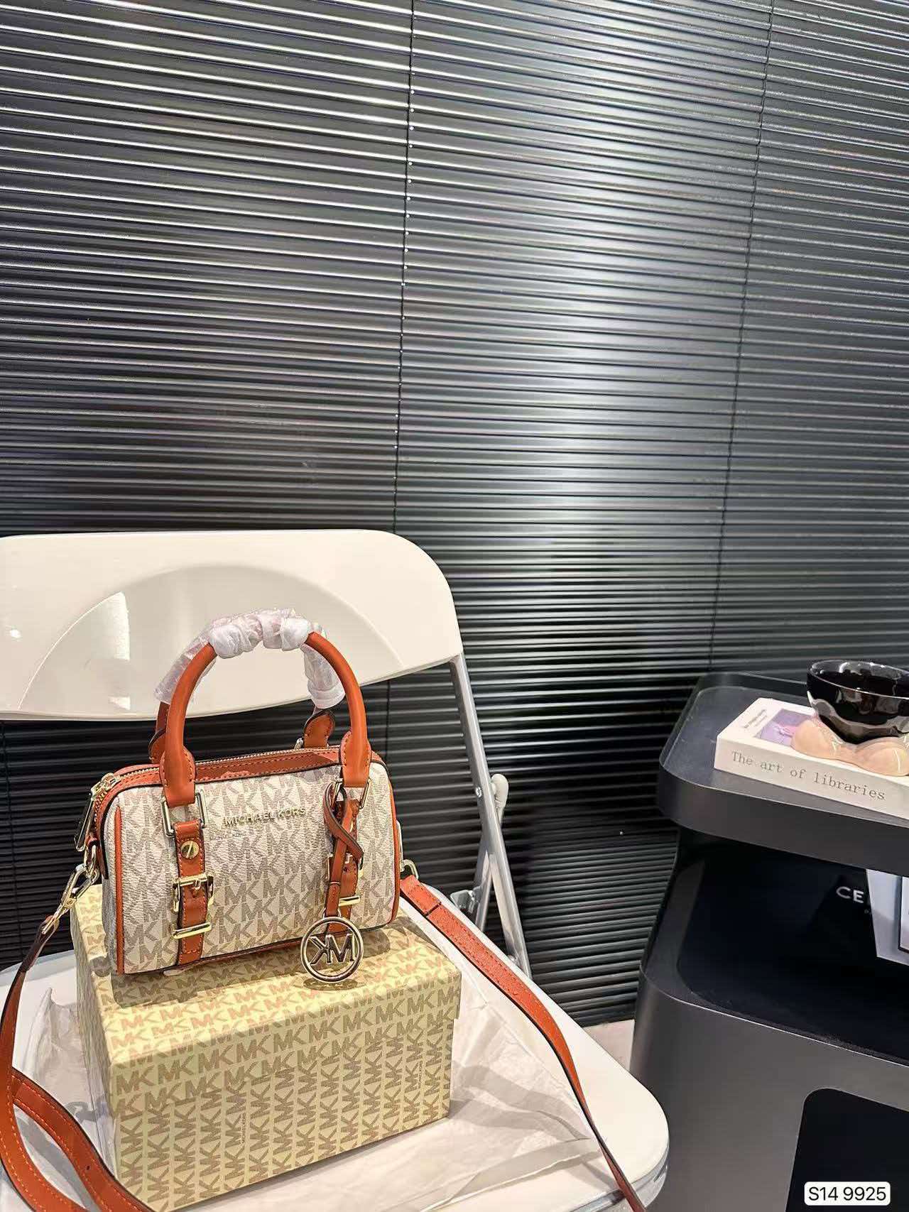 2026 Tas Selempang Klasik Kasu - Luxury Bags Michael Kors ulasan dan harga