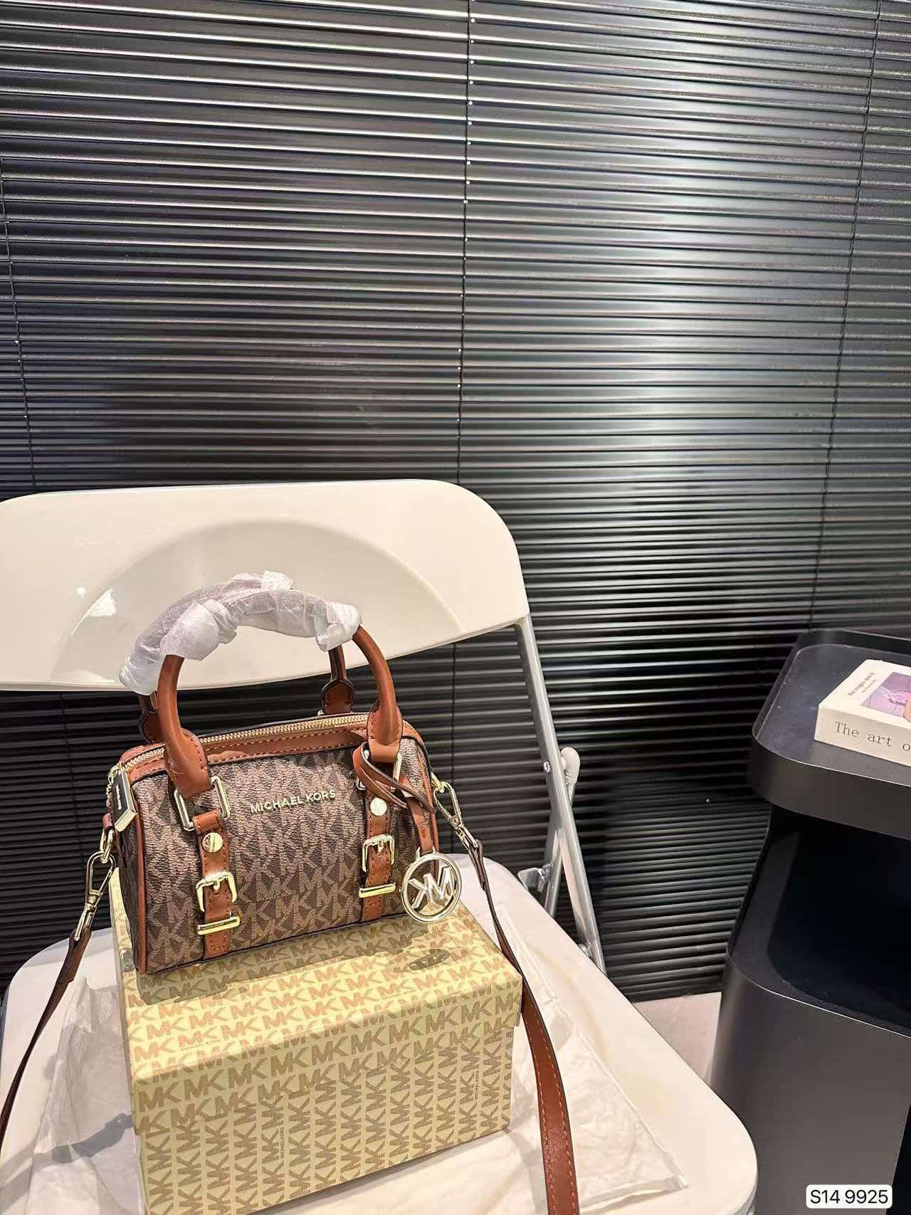 2026 Tas Selempang Klasik Kasu - Luxury Bags Michael Kors ulasan dan harga